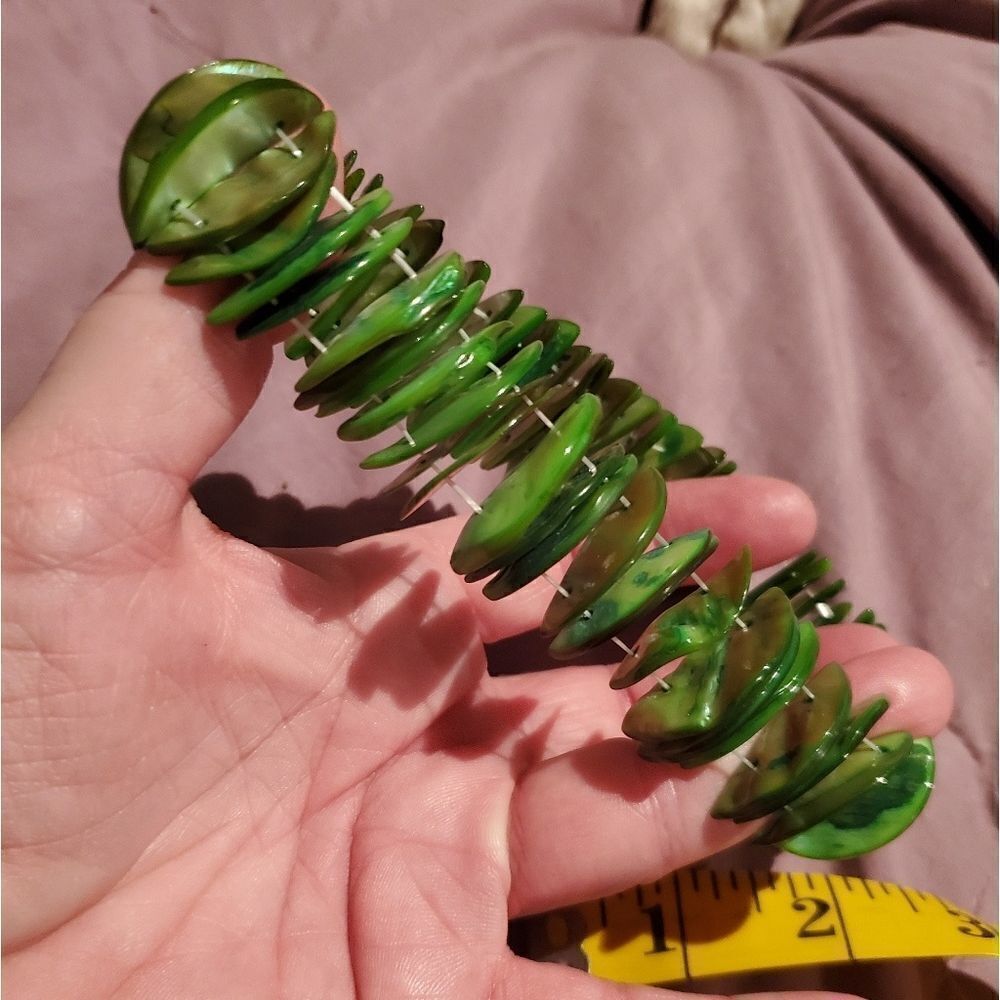 Green Shell Bracelet  - Picture 2 of 6
